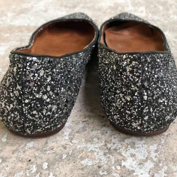 1937 footwear  - Picture 4 of 6